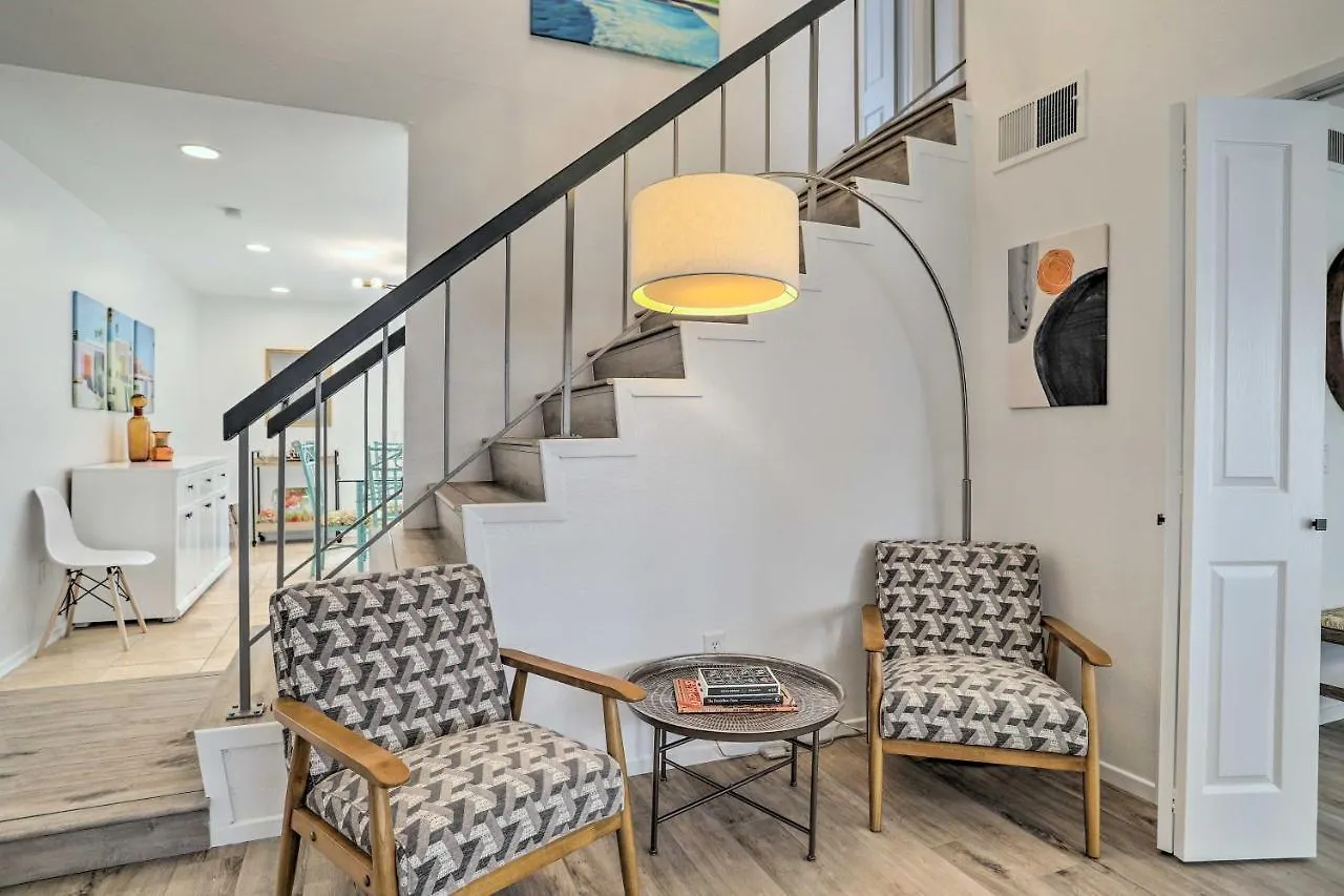 Modern Palm Springs Townhome Near Golf Courses 0*,  Stany Zjednoczone Ameryki