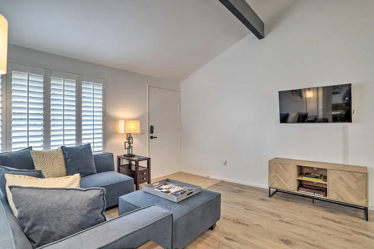 Modern Palm Springs Townhome Near Golf Courses Dom wakacyjny