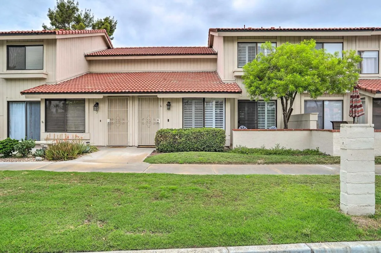 Modern Palm Springs Townhome Near Golf Courses 0*,