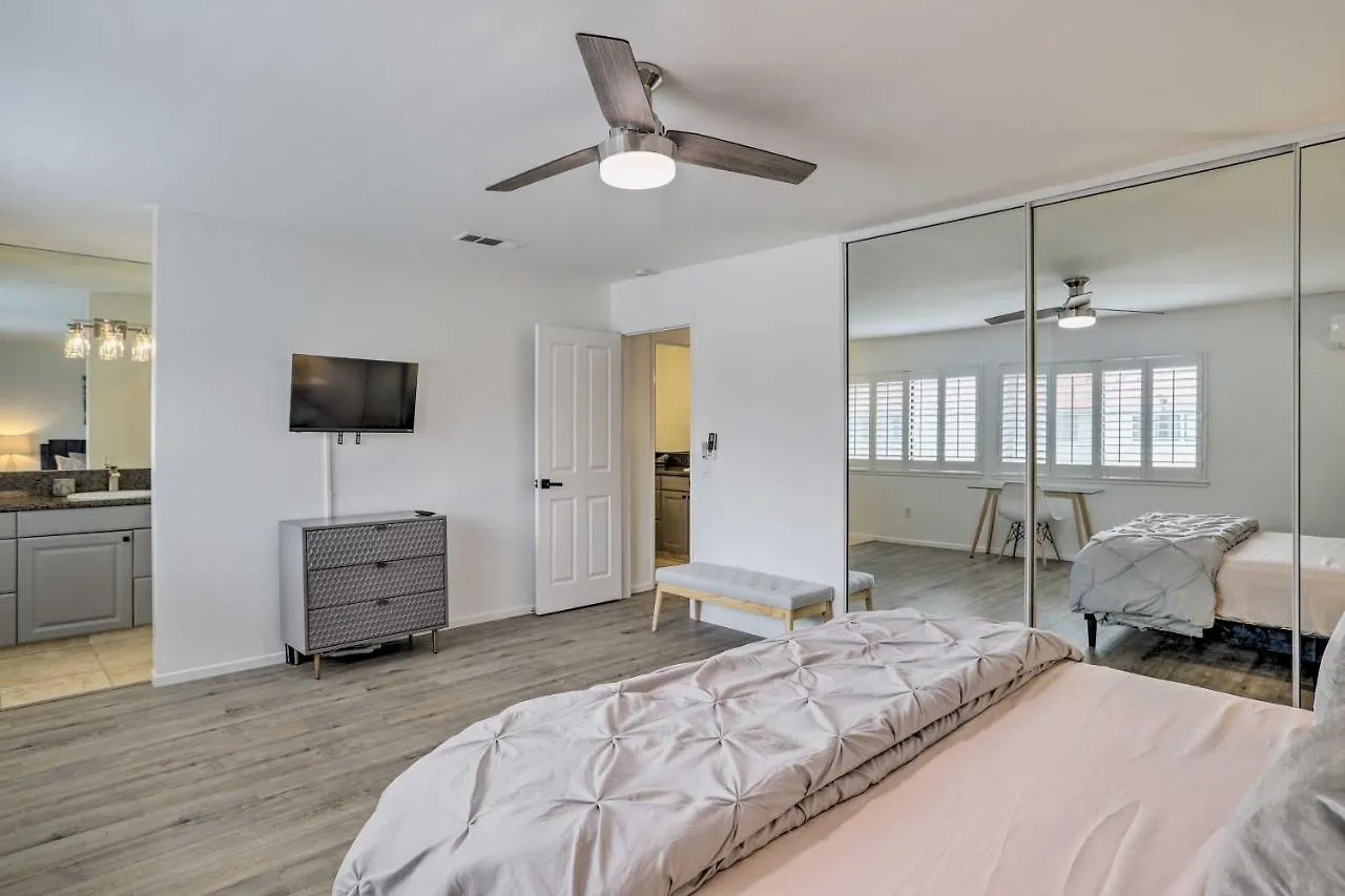 Modern Palm Springs Townhome Near Golf Courses Dom wakacyjny