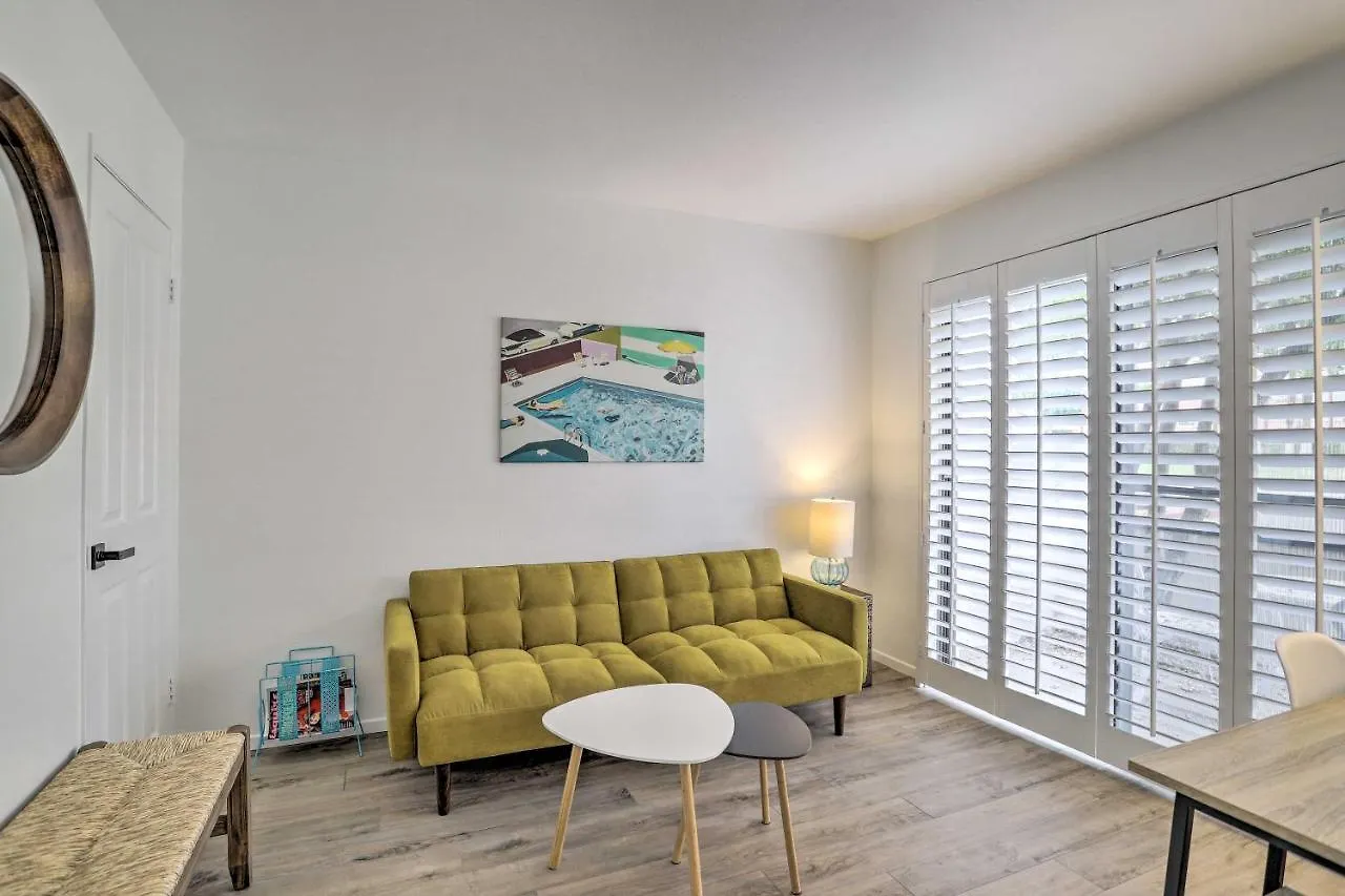 Modern Palm Springs Townhome Near Golf Courses Dom wakacyjny