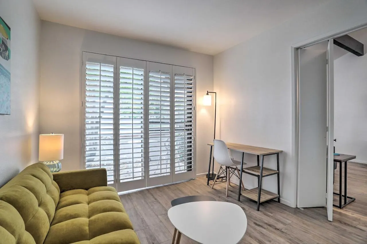 Modern Palm Springs Townhome Near Golf Courses Dom wakacyjny